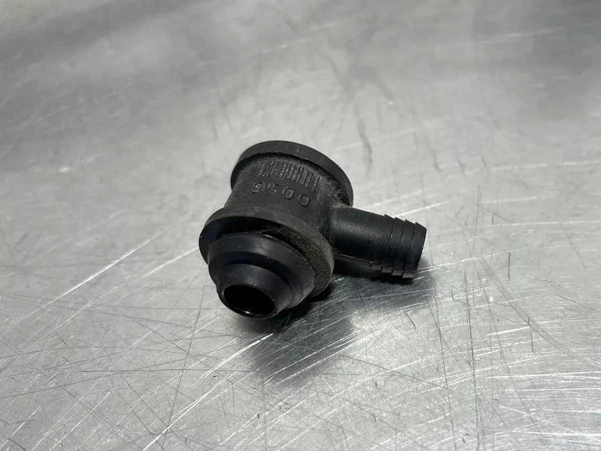 00 - 04 C5 CORVETTE POWER BRAKE BOOSTER VACUUM CHECK VALVE OEM #158