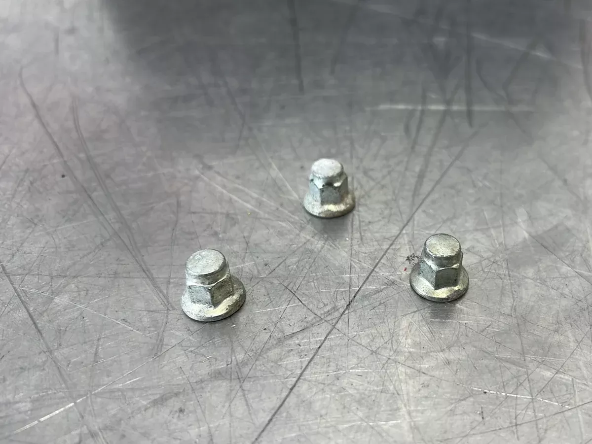 04 - 06 PONTIAC FUEL FILLER NECK NUTS OEM #227