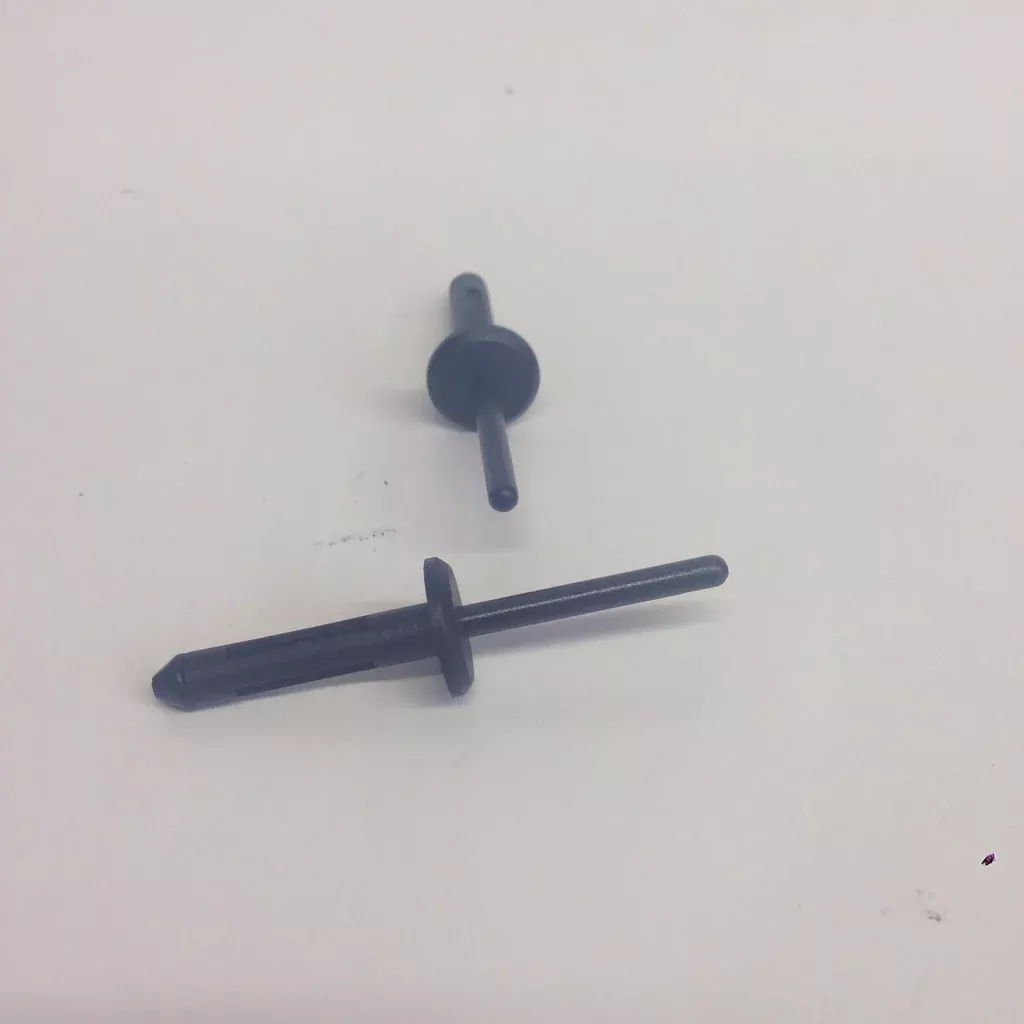Chrysler 3/16'LONG PLASTIC RIVET (50)