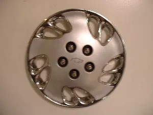 #CV13224 | Chevrolet Malibu | 1997-1998 | 15” | OEM | Silver
