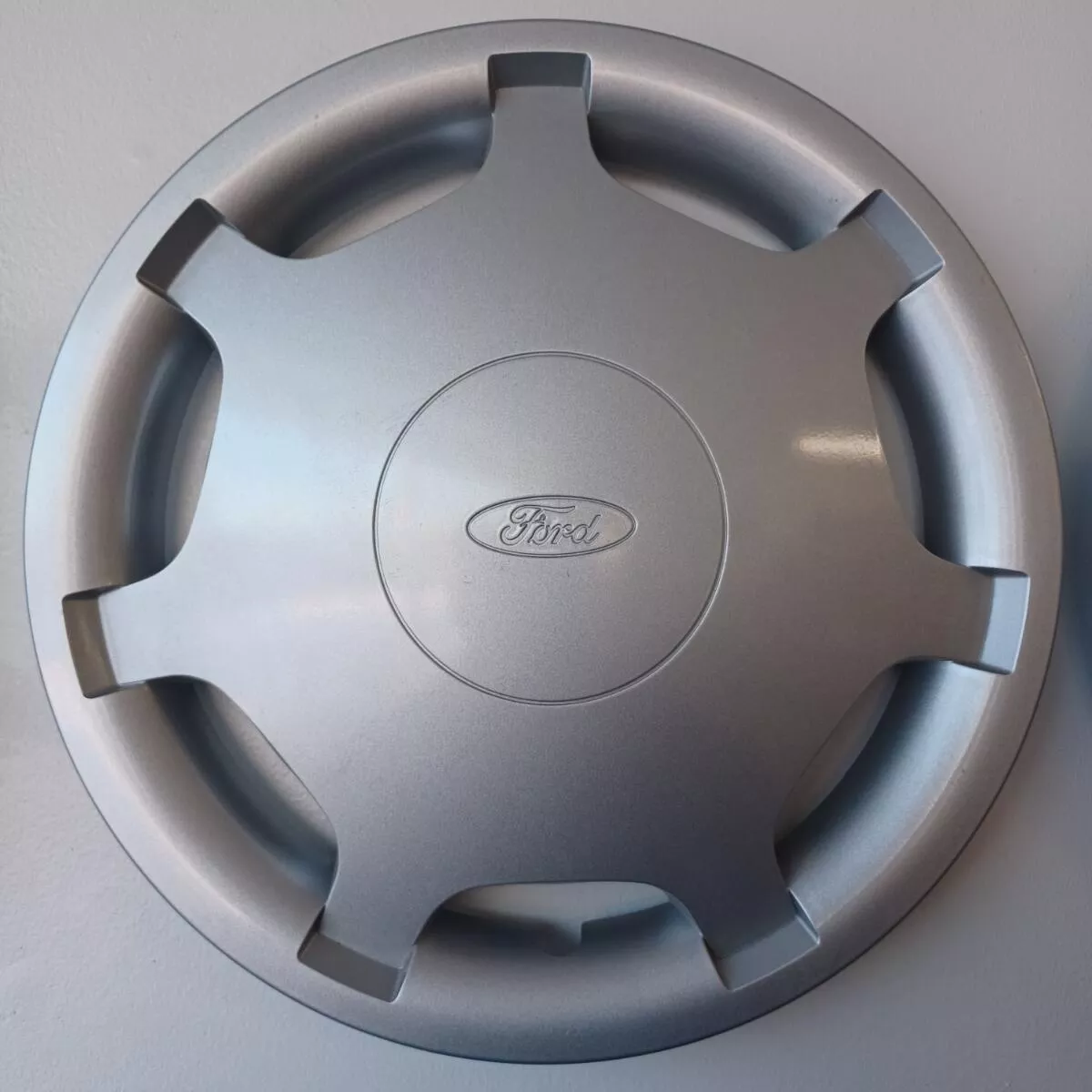 #FD17040 | Ford E150 | 2004-2006 | 16” | OEM | Silver