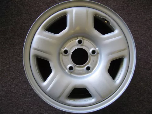 #FD23426 | Ford Escape | 2001-2007 | 16” | OEM | Silver