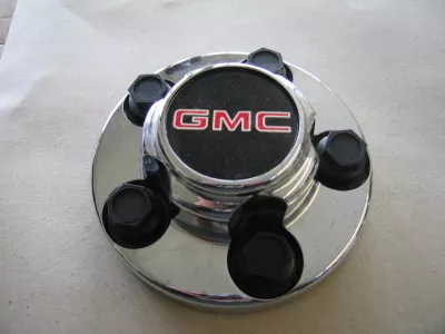 #GM31670C | GMC Savana | 1999-2000 | 15” | OEM | Chrome