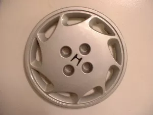 #HO155006 | Honda Accord | 1988-1989 | 14” | OEM | Silver