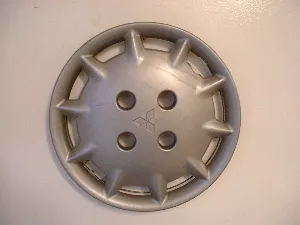 #MI157536 | Mitsubishi Galant | 1992-1993 | 14” | OEM | Silver