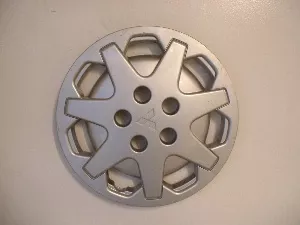 #MI157559 | Mitsubishi Diamante | 1997-1999 | 15” | OEM | Silver