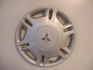 #MI157561 | Mitsubishi Mirage | 1997-1999 | 13” | OEM | Silver