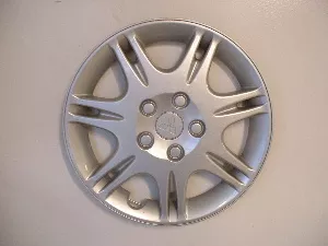 #MI157563 | Mitsubishi Galant | 1999-2003 | 15” | OEM | Silver