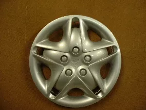 #MI157564 | Mitsubishi Galant | 1999-2003 | 16” | OEM | Silver