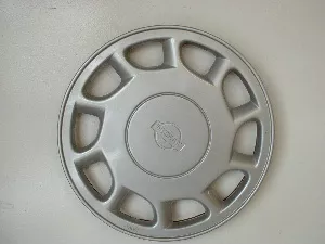 #NI153048 | Nissan Maxima | 1995-1996 | 15” | OEM | Silver