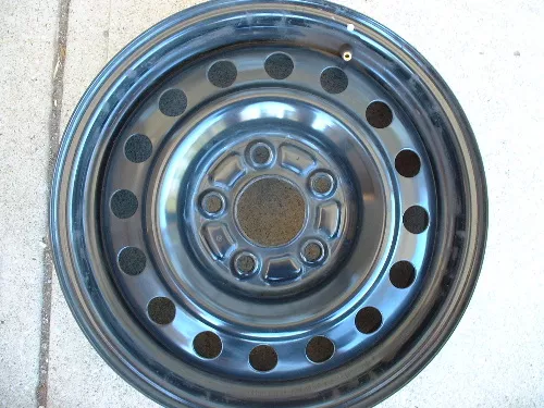 #NI262376B | Nissan Maxima | 2000-2001 | 15” | OEM | Black