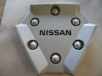 #NI362147B | Nissan Pickup | 1987-1995 | 15” | OEM | Silver