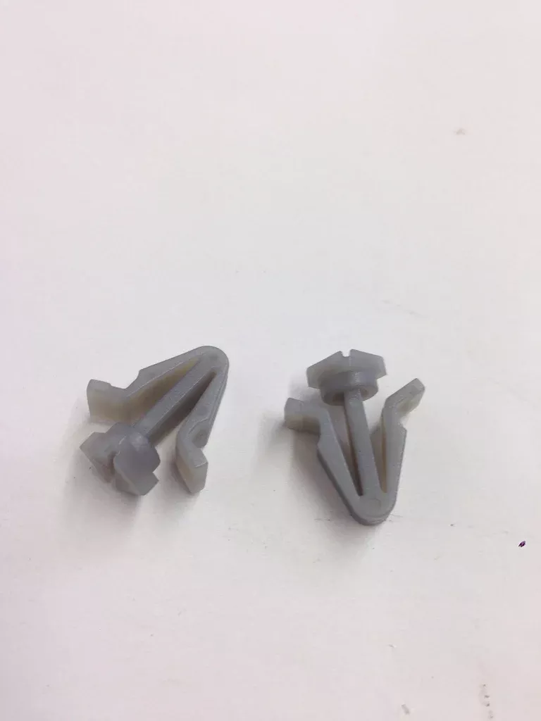 NISSAN GRILL ATTACHING CLIP(15)
