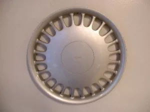 #SB160008 | Saab 9000 | 1990-1992 | 15” | OEM | Silver