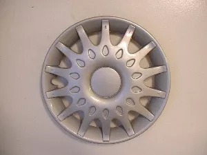 #SZ164509 | Suzuki Esteem | 1998-2002 | 13” | OEM | Silver