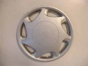 #TO161087 | Toyota Camry | 1997-2000 | 14” | OEM |