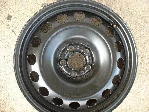 #VW258681B | Volkswagen Passat | 1998-2003 | 15” | OEM | Black