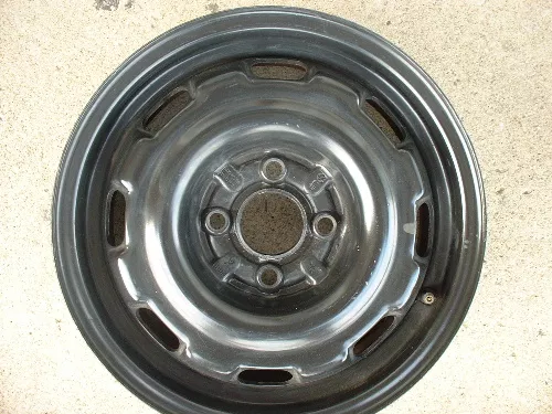 #VW269697B | Volkswagen Golf | 1993-2001 | 14” | OEM | Black